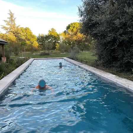 Prázdninový dům Le Loft Du Chant Du Buc, Gite De Standing Et Piscine De 15M Dans Un Parc